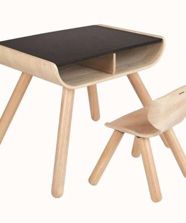 Silla y mesa negra Plan Toys