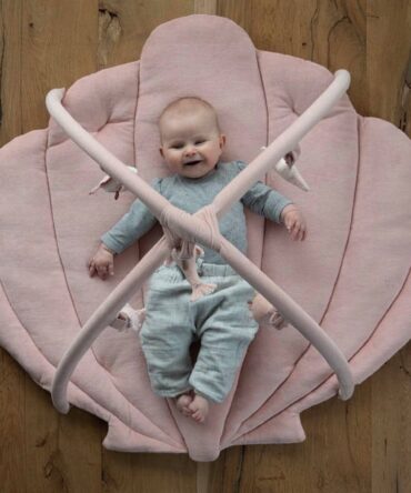 Alfombra de actividades concha ocean rosa Little Dutch