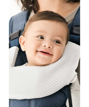 BabyBjorn babero para mochila porta bebé One blanco