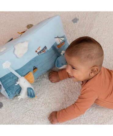 Cojin de actividades triangular Sailor Little Dutch
