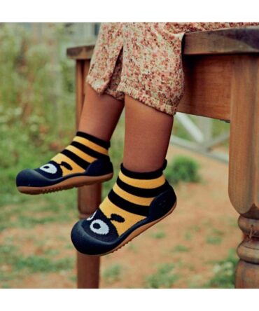 Attipas bee yellow